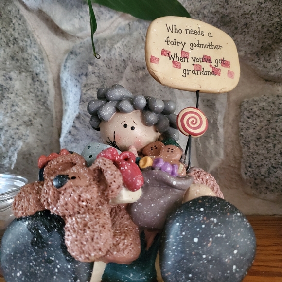 Who needs a fairy godmother When you’ve got grandma Figurine - Picture 5 of 13